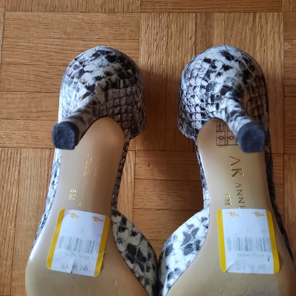 Anne Klein Snakeskin (Python) High Heel Pumps - Picture 10 of 11